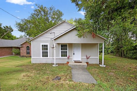 1008 Van Winkle Street Weatherford TX 76086