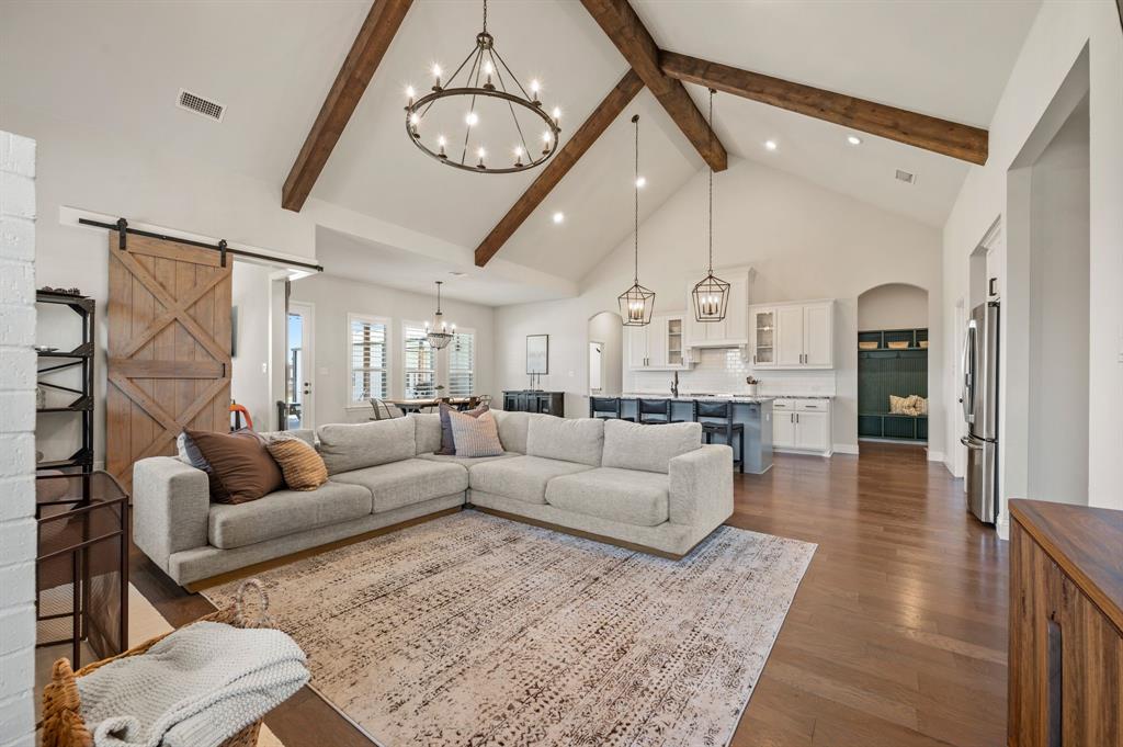 8908 Lazy Oak Drive