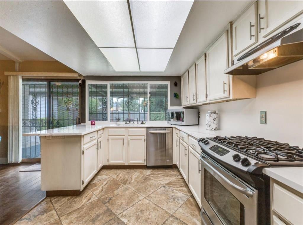 8633 Baumgarten Drive