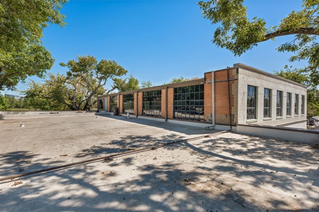 Riverfront - Commercial Sale