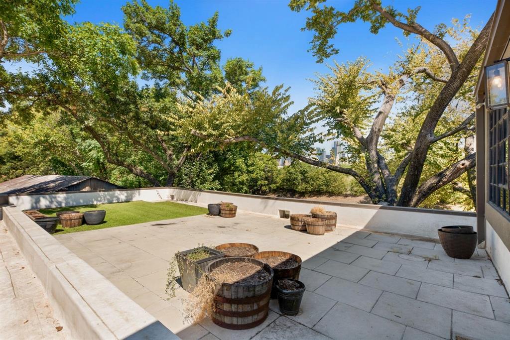 Riverfront - Commercial Sale