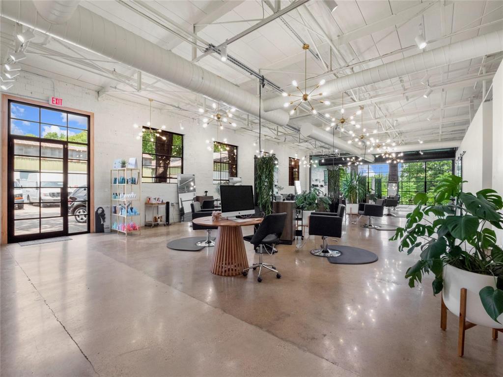 Riverfront - Commercial Sale