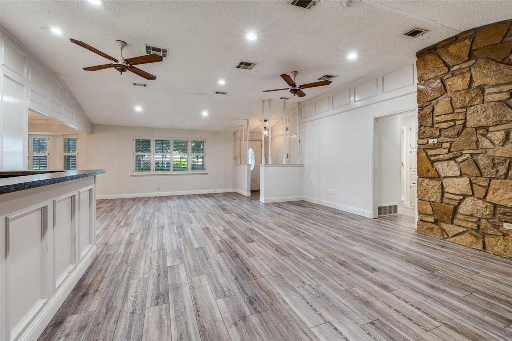 4017 Emerald Oaks Drive