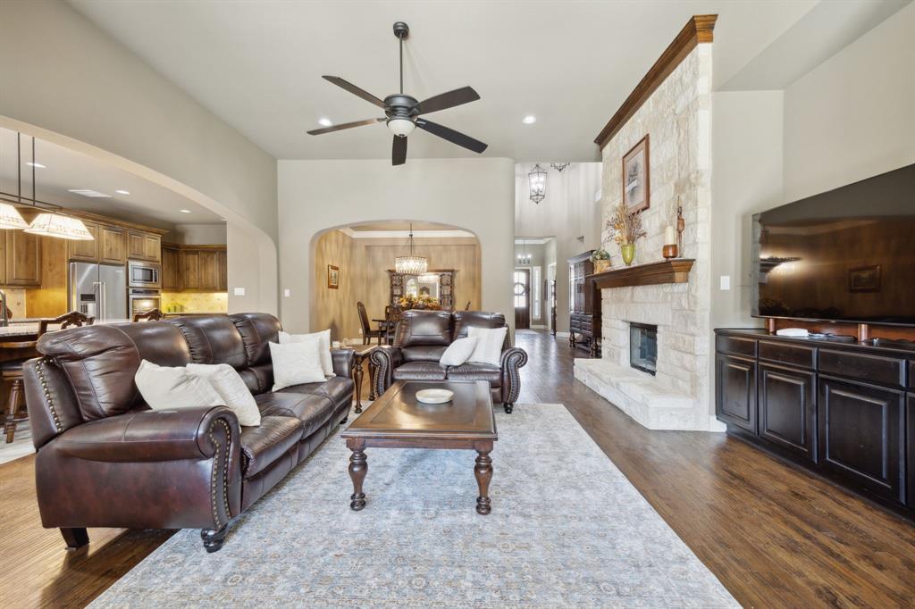 4924 Broiles Court