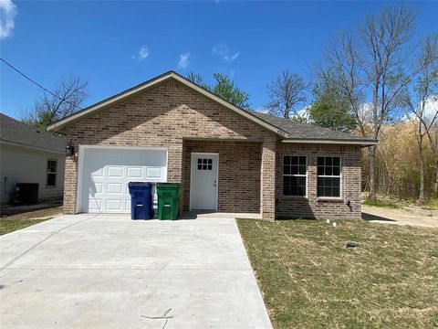 Photo of 4102 Gordon Street, Greenville, TX 75401 (MLS # 21249301)
