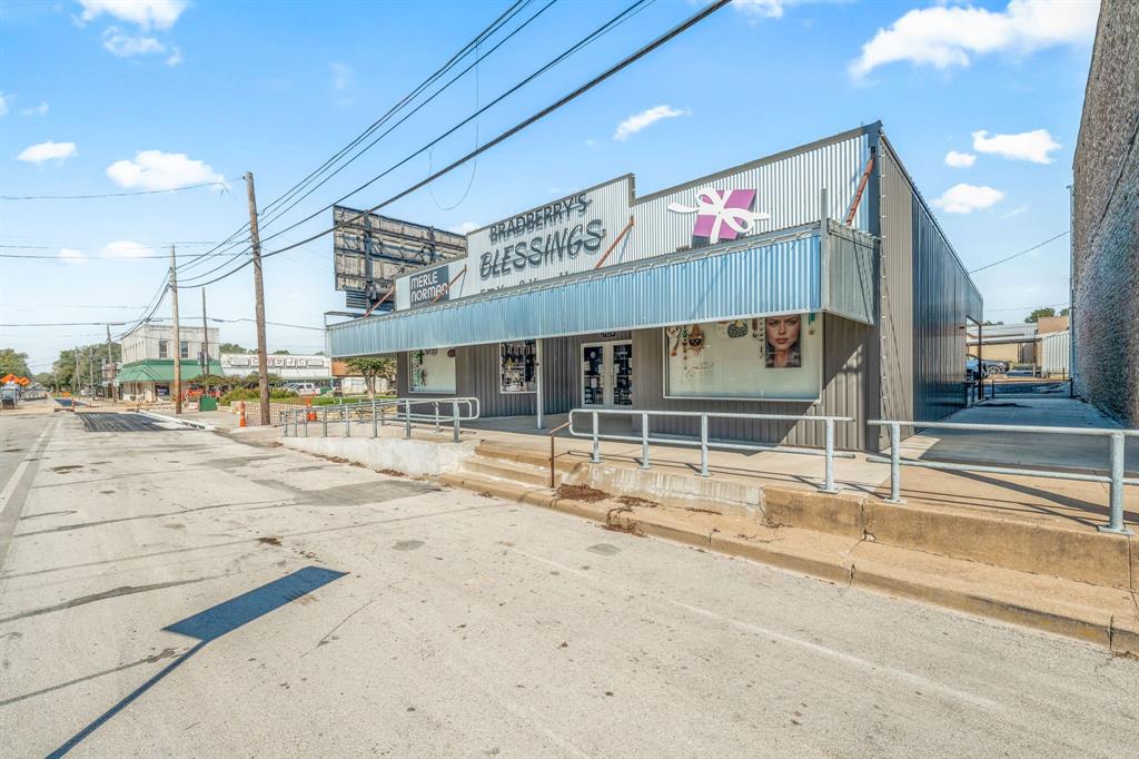 120 E Blackjack Street