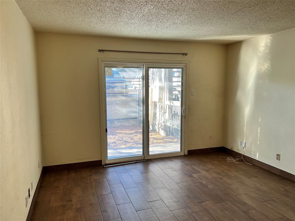 River Oaks Condos - Residential Lease