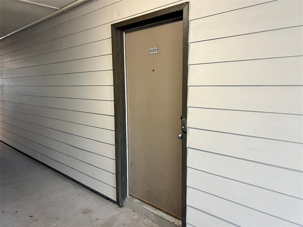 River Oaks Condos - Residential Lease