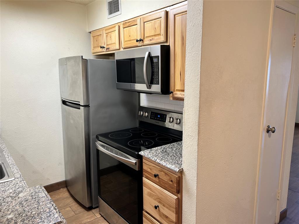 River Oaks Condos - Residential Lease