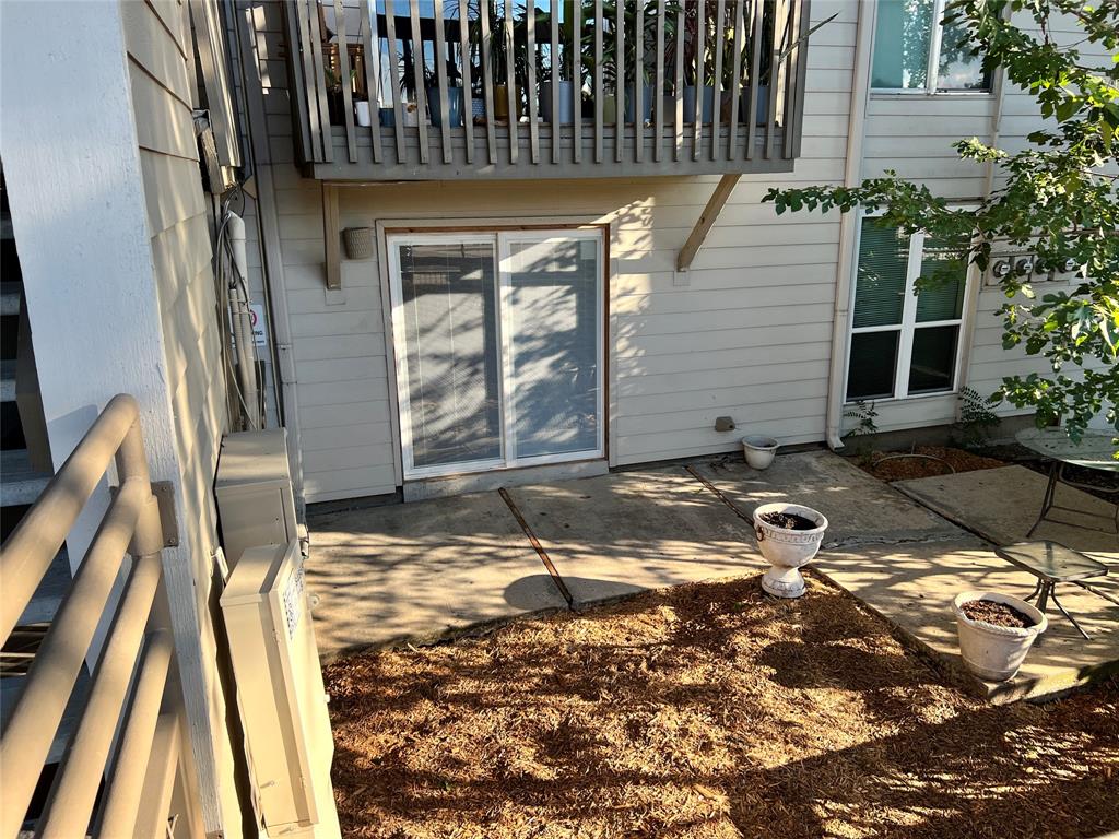 River Oaks Condos - Residential Lease