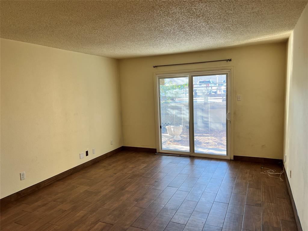 River Oaks Condos - Residential Lease