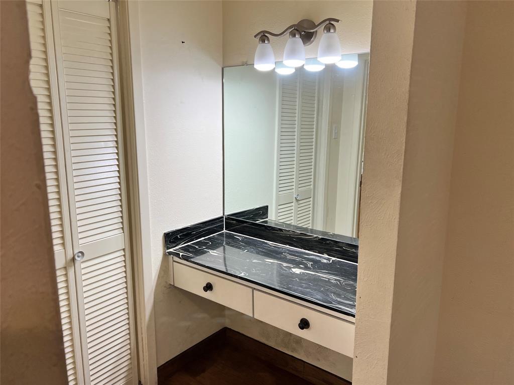 River Oaks Condos - Residential Lease