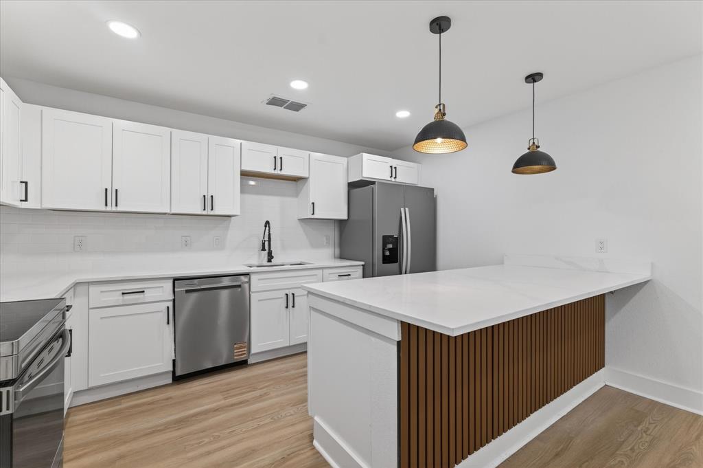 1227 Fernwood Avenue