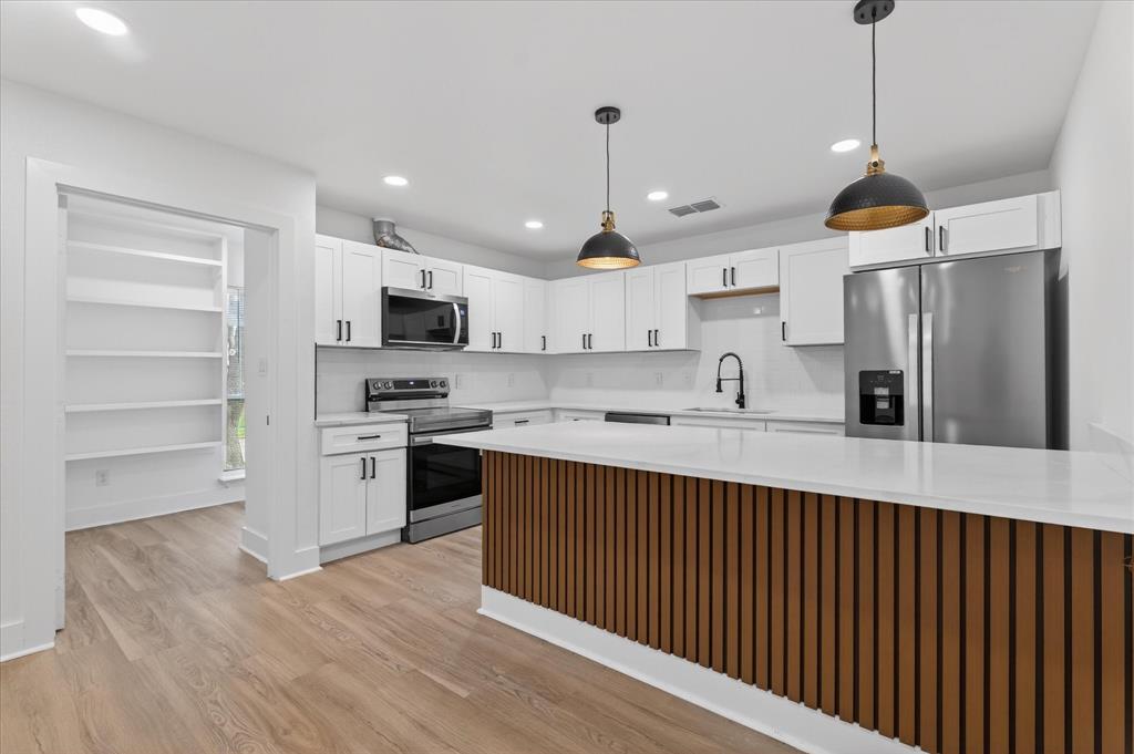 1227 Fernwood Avenue