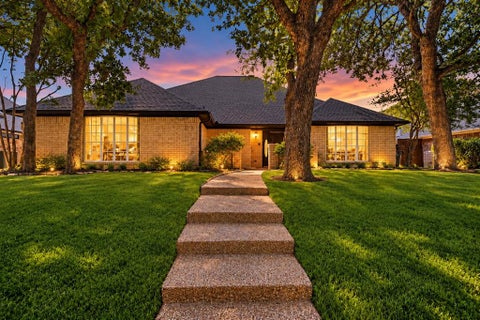 Photo of 4504 Lake Park Drive, Arlington, TX 76016 (MLS # 21419757)