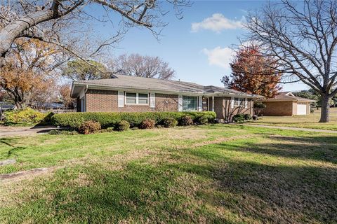 A home in Mineral Wells