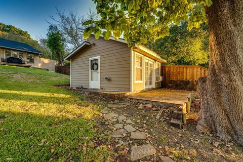 A home in Waxahachie