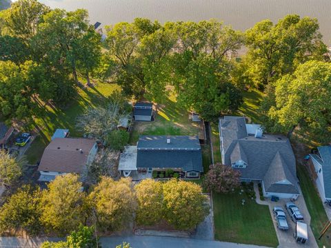 A home in Waxahachie