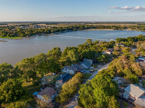 A home in Waxahachie