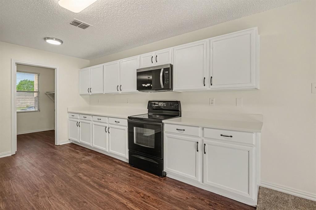 1404 Sunflower Court