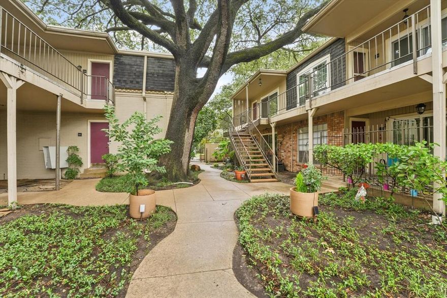 Jingle your bells in your new condo that could also be Santa's workshop!
Whether you're a business professional, first time home owner or an investor, this gem is the perfect spot to celebrate. the holidays. Sip hot chocolate on your patio while you watch for Santa or enjoy the warmth and comfort of your home trying to stay on the Nice list!
You'll love this gated community and the comfort of knowing you are minutes away from all the Holiday festivities.
Lets grab our sleigh and start new holiday traditions in this sweet oasis.