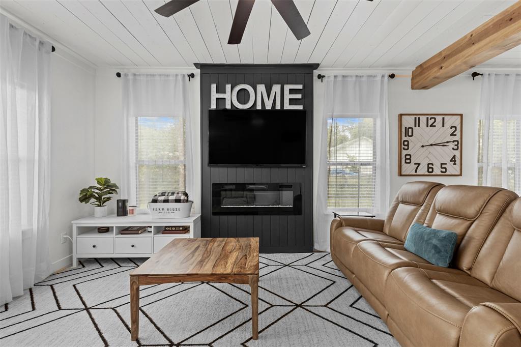 207 W River