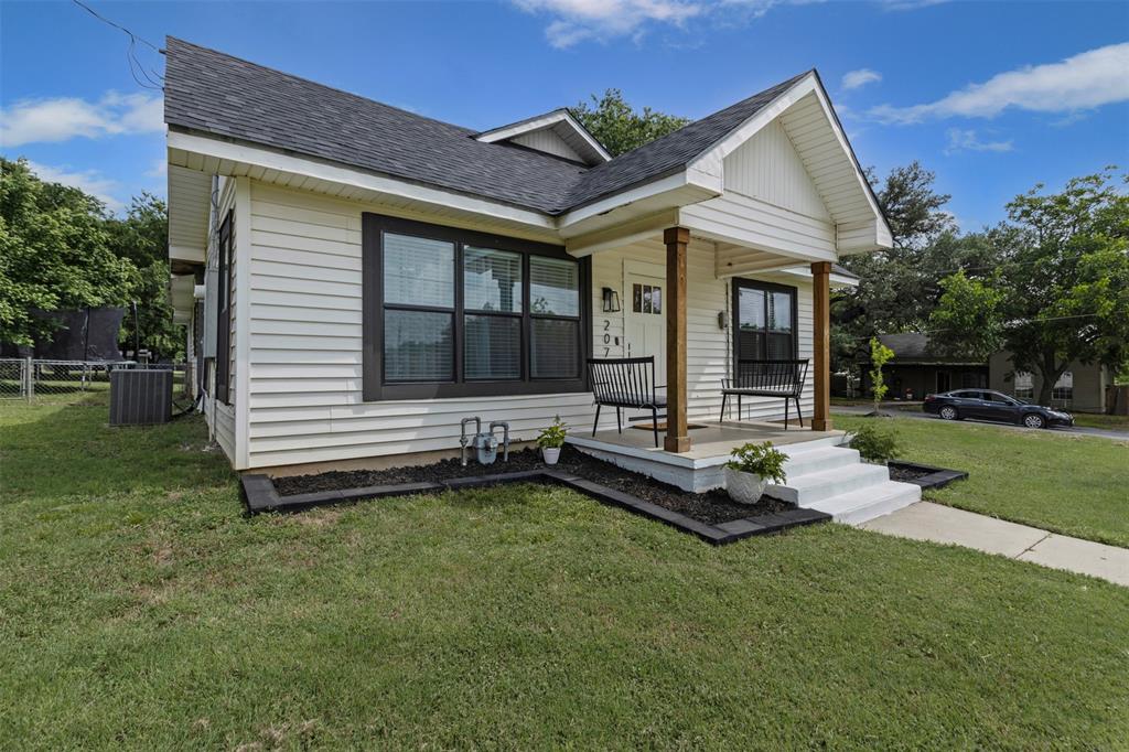 207 W River