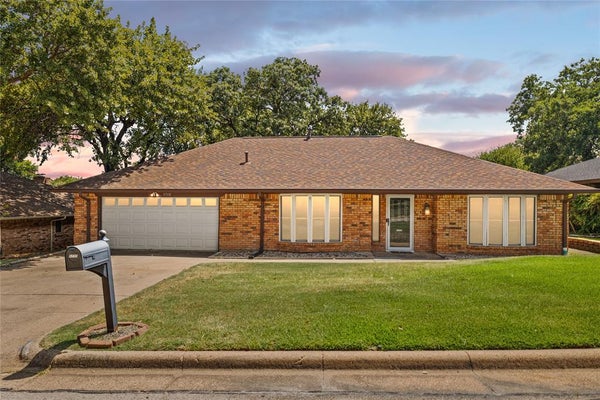 5710 VALLEY RIDGE CT, ARLINGTON, TX 76017 - Image cccedabace0e70fe73618aad9d0b6c4e/495683220