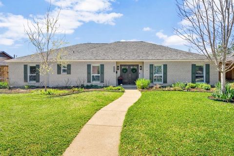 7424 Meadow Oaks Drive Dallas TX 75230