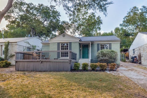 Photo of 6815 E Grand Avenue, Dallas, TX 75223 (MLS # 21391351)