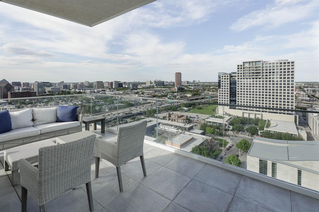 HALL Arts Residences - Residential