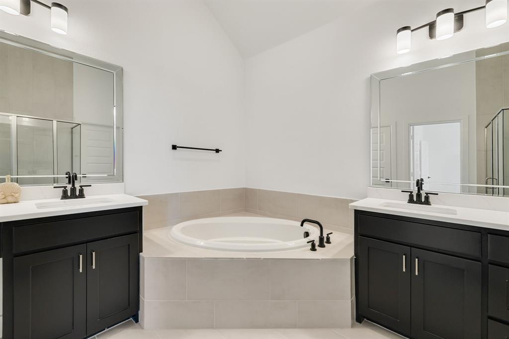 Sapphire Bay - Residential