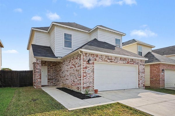257 MICHELLE DR, GRAND PRAIRIE, TX 75051 - Image ccdb8a0bd315e48e8a58556cf20b49fa/2827521996