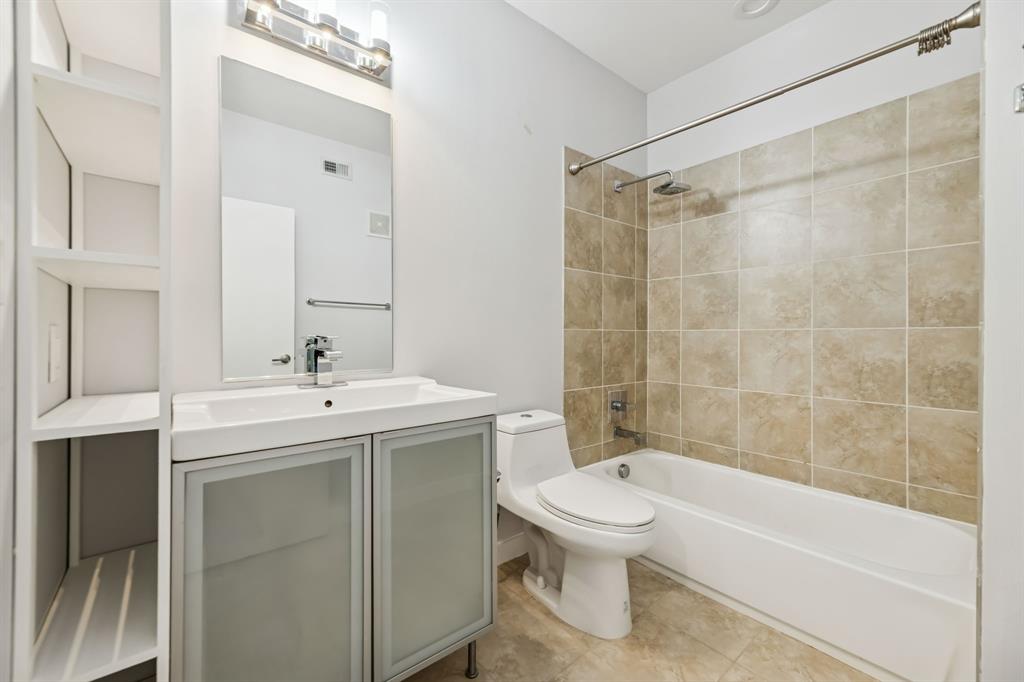 4040 N Hall Street 211