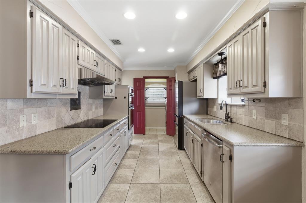 703 Lake Meadows Court