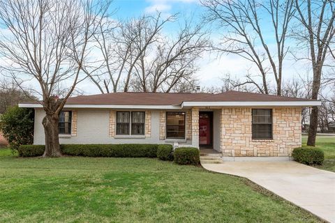 A home in Kaufman