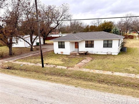 413 N Washington Street West TX 76691