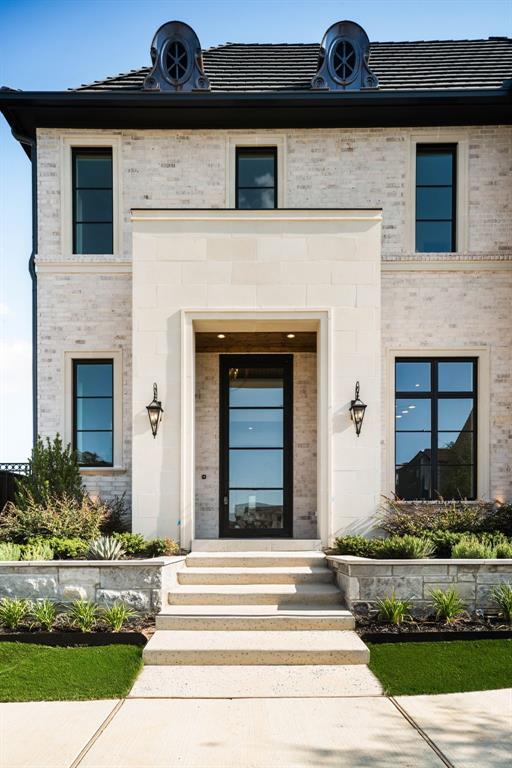 113 Murano Place