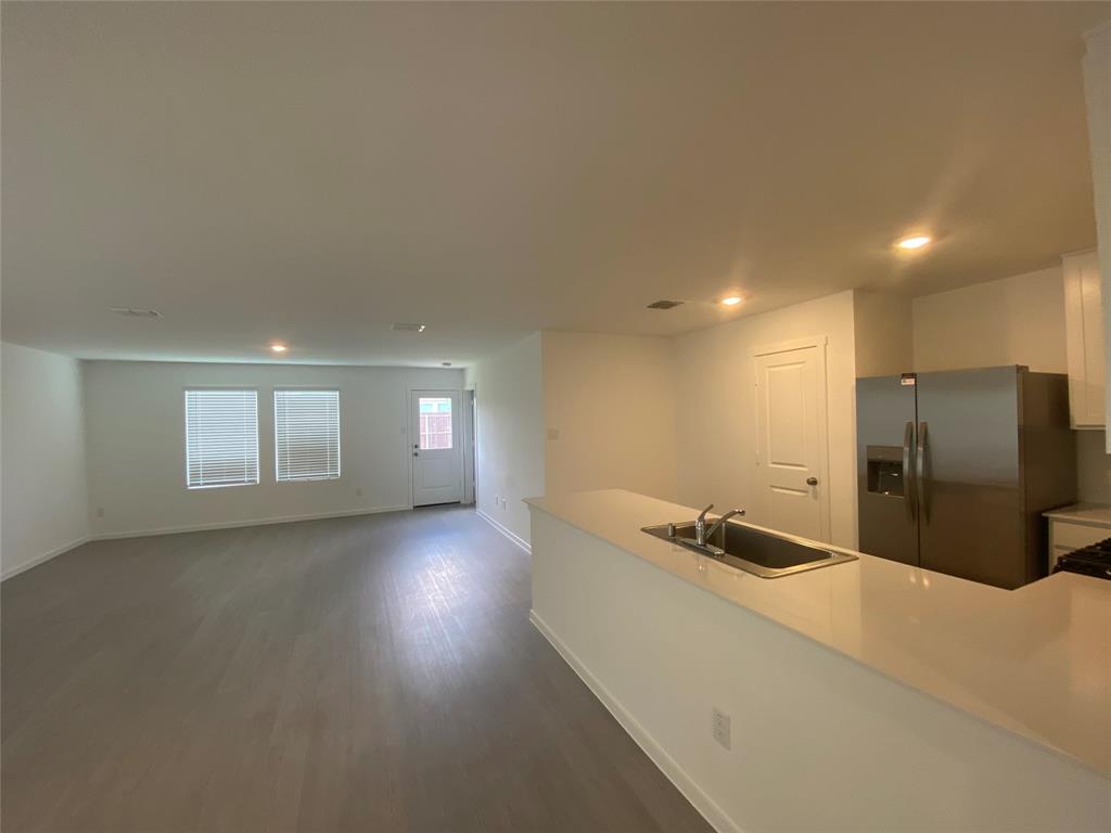 917 Shady Oaks Drive