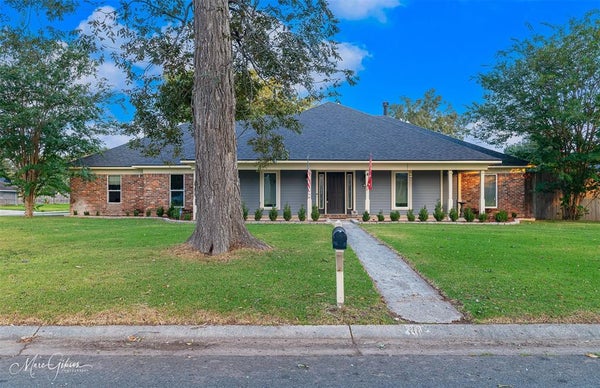 2201 SURREY LN, BOSSIER CITY, LA 71111 - Image cce6f4cfaebac2c01eec50d6cd3d8878/1327180509