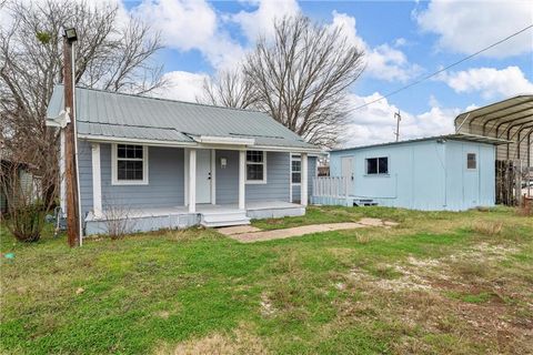 403 N Denton Mexia TX 76667