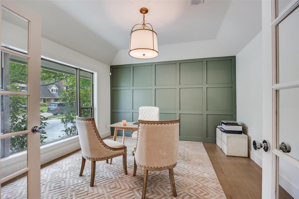 7147 Lakehurst Avenue