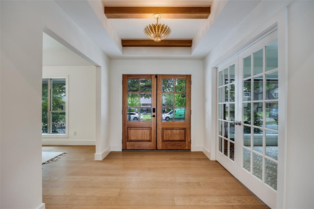 7147 Lakehurst Avenue