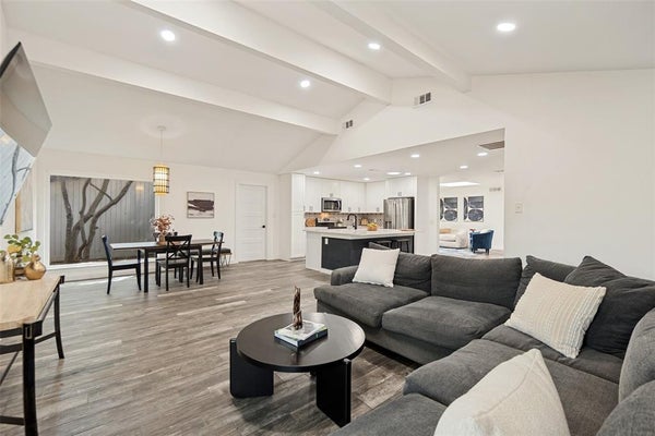 9038 FLICKER LN, DALLAS, TX 75238 - Image ccf15d3a9a00a3a7badae31385338531/1044762778