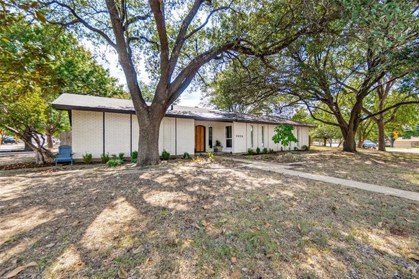 9038 FLICKER LN, DALLAS, TX 75238 - Image ccf15d3a9a00a3a7badae31385338531/556600658