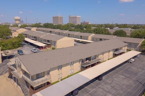 Tiny photo for 4524 Amesbury Drive #C, Dallas, TX 75206 (MLS # 21192774)