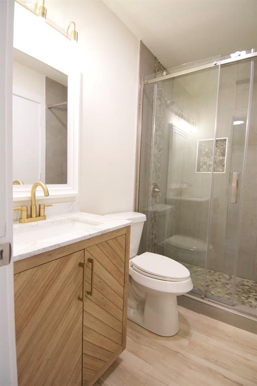 1231 Lexington Square