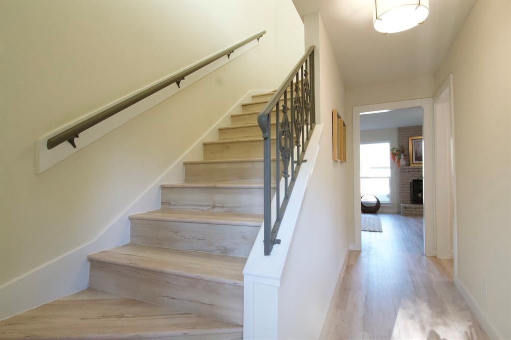 1231 Lexington Square