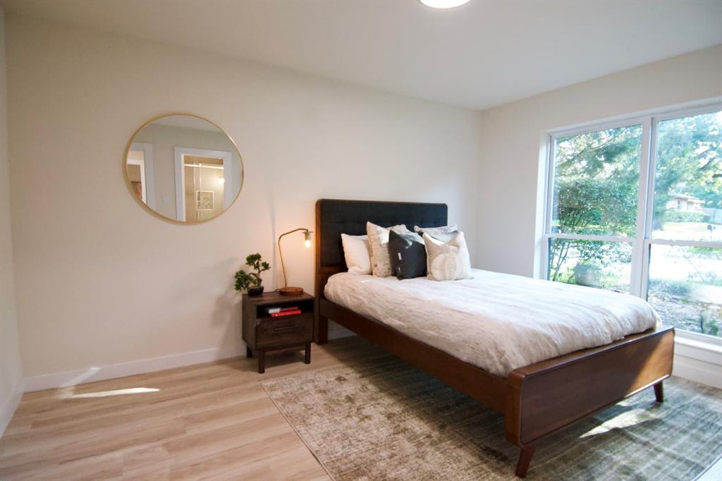 1231 Lexington Square