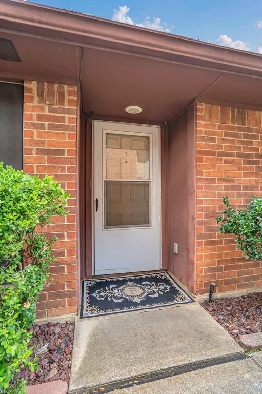 744 Red Oak Drive